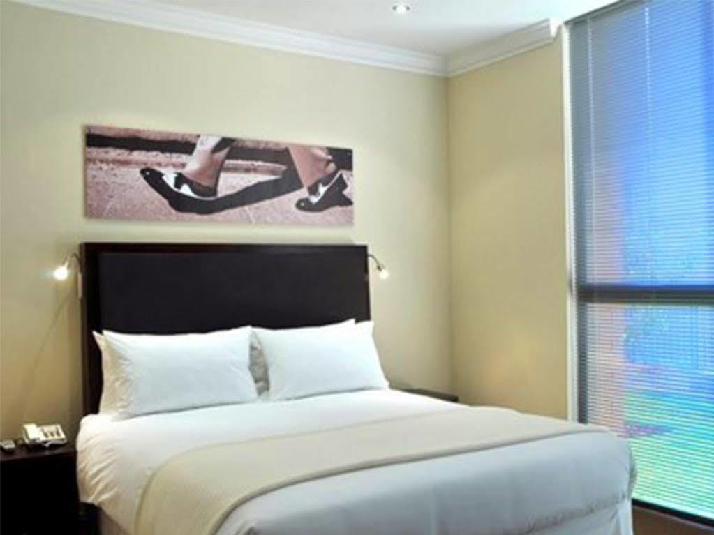 All Suite On 14Th Roodepoort Esterno foto